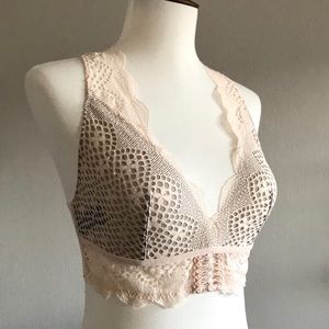 NWT Victoria’s Secret Pale Pink Lace Bralette